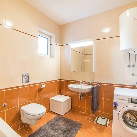 Anna Apartment