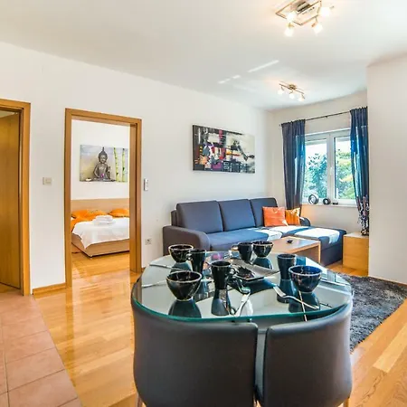 Anna Apartment